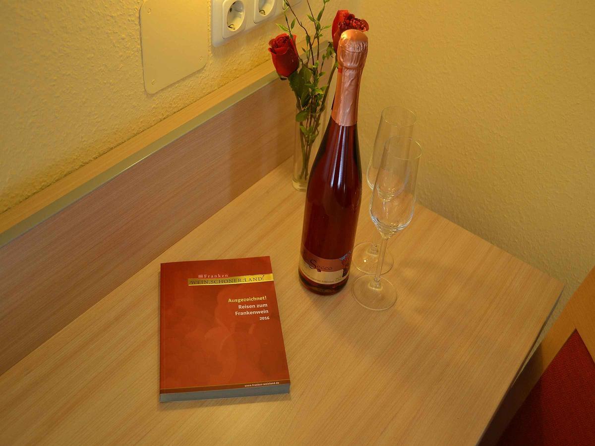Hotel-Gasthof Rotes Ross Markt Einersheim Zewnętrze zdjęcie